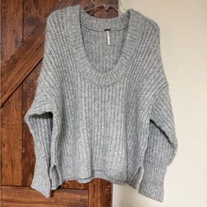 Free People Knit Oversized Women scoop Neck Sweater Light Gray. Size XS
